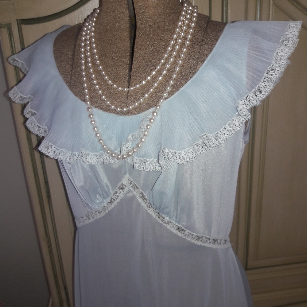 VTG "VANITY FAIR VENDOME"! CRYSTAL PLEATS!